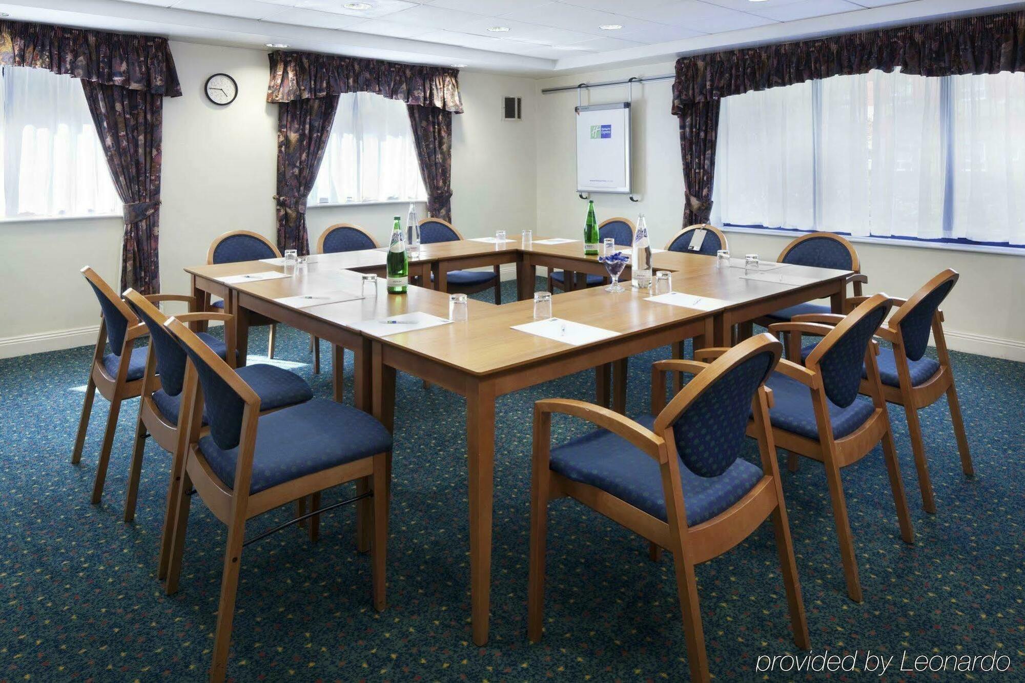 Express By Ihg Hotel